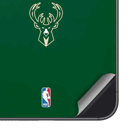 NBA Milwaukee Bucks Standard - Green Galaxy S25 Skin